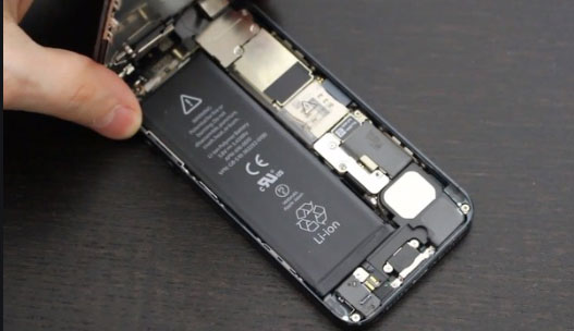 Thay pin iPhone giúp cải thiện hiệu suất khi iPhone đã quá cũ